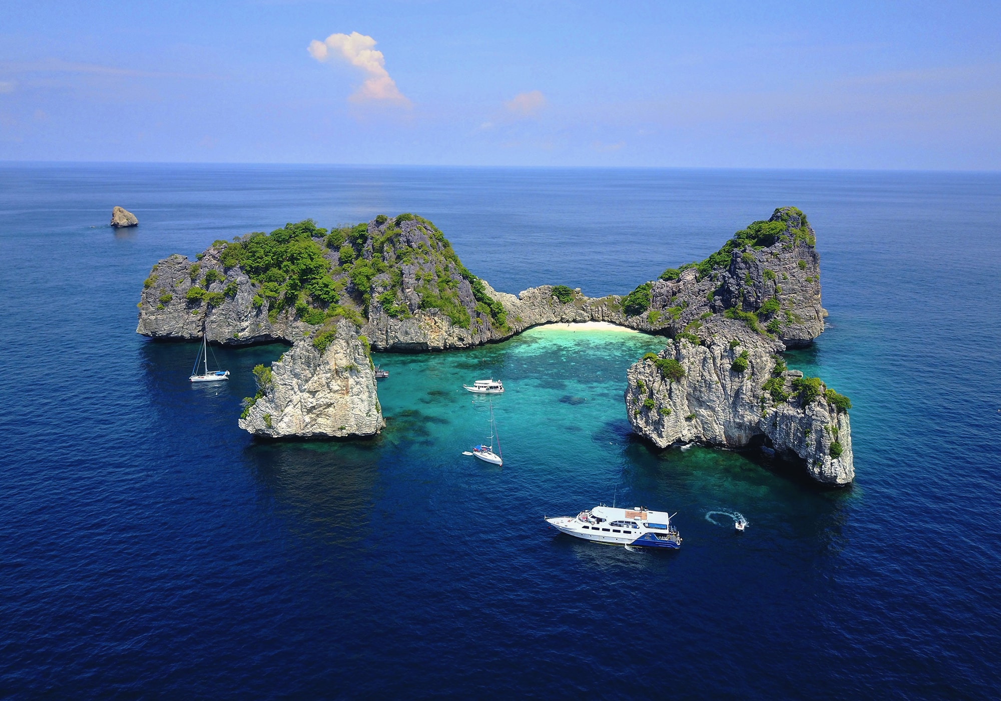 โปรด่วนบินตรงสู่ 'เกาะรอก' ราชินีแห่งอันดามัน 590 บาท - Makalius.co.th