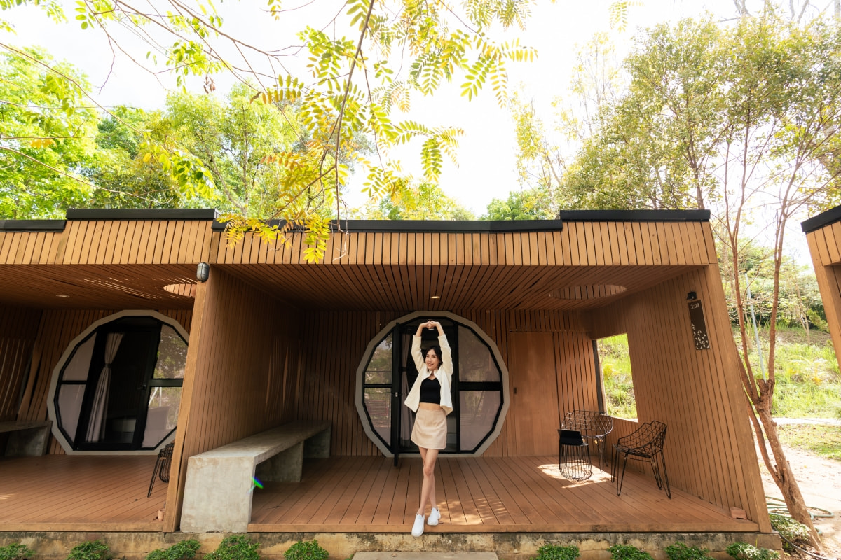 ห้อง Time Village และมุมนั่งเล่น Veravian Resort วังน้ำเขียว
